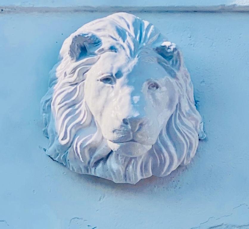The Lazy Lion - Spacious 2 Bedroom - Town Centre Holiday Home Apartment Port Glasgow Exteriör bild